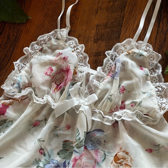 NWOT Women's White Sheer Multicolor Floral Tank & Shorts Sleep Set SZ Medium - Picture 5 of 6